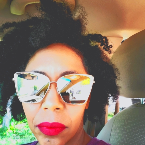 Meet your Posher, Kimberly - Picture 1 of 1